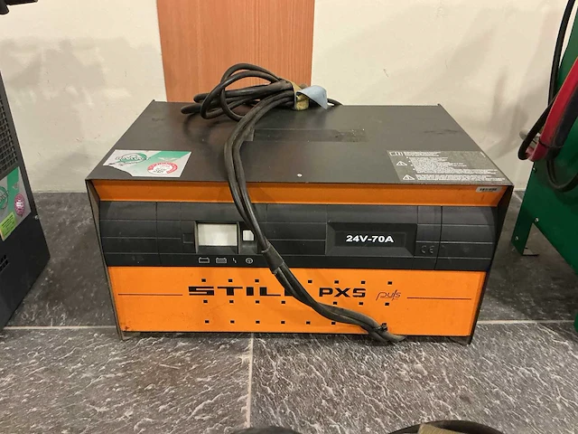 Still - 24v 70a - acculaders - 2018 - afbeelding 1 van  3