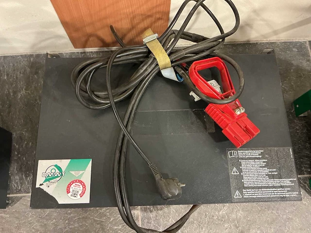 Still - 24v 70a - acculaders - 2018 - afbeelding 2 van  3