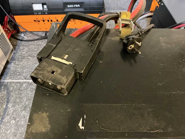 Still - 24v 70a - acculaders - - afbeelding 2 van  3