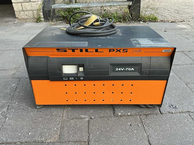 Still - 24v 70ah - acculaders - 2013 - afbeelding 1 van  3