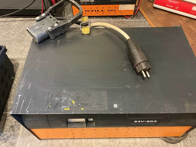 Still - 24v 90a - acculaders - 2013 - afbeelding 2 van  3
