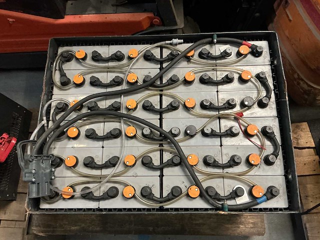 Still - 48v 5pzs 625ah - acculaders - 2019 - afbeelding 2 van  4