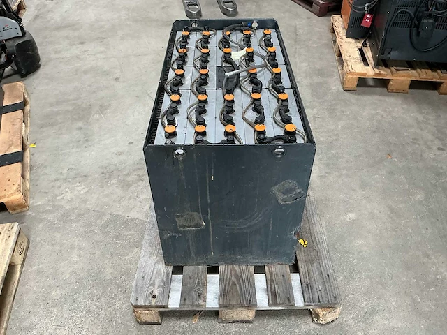 Still - 48v 625a - acculaders - 2020 - afbeelding 3 van  6