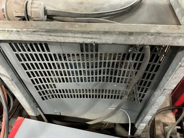 Still - 48v 70a - acculaders - 2010 - afbeelding 3 van  3