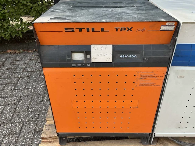 Still - 48v 80a - acculaders - 2007 - afbeelding 1 van  3