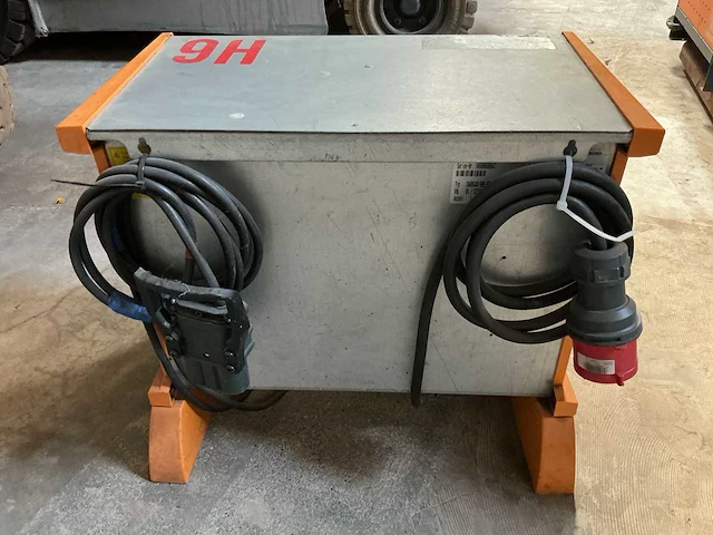 Still - 48v 80a - acculaders - 2015 - afbeelding 2 van  3
