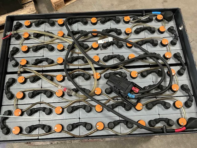 Still - 80v 4pzs 620a - acculaders - 2019 - afbeelding 5 van  7