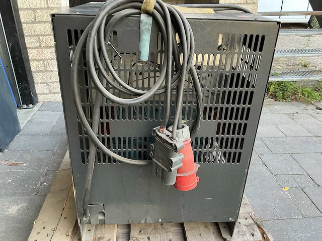 Still - 80v 80a - acculaders - 2008 - afbeelding 2 van  3