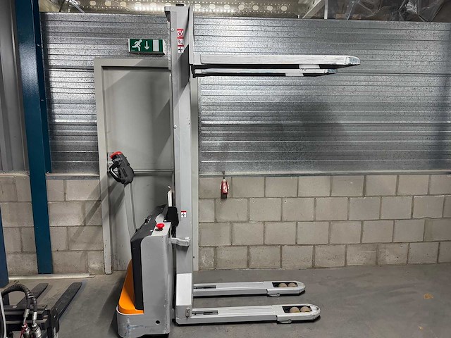 Still - ecv 10i c - stackers - 2022 - afbeelding 1 van  8