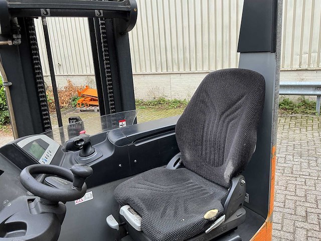 Still - fmx-14 - reach heftruck - 2014 - afbeelding 7 van  9