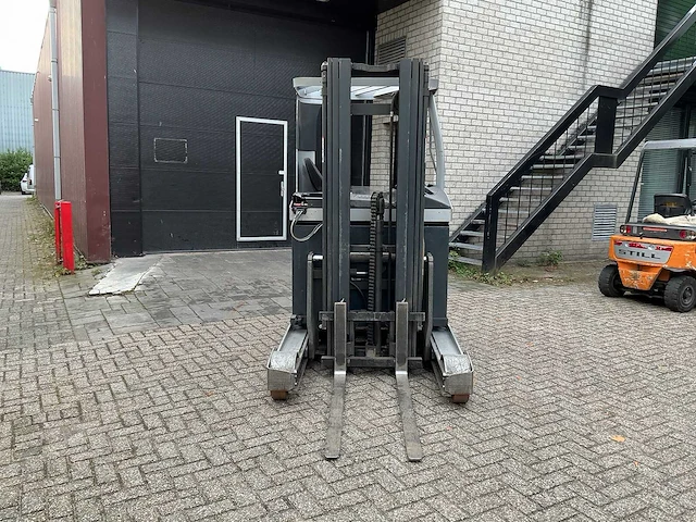 Still - fmx-14 - reachheftruck - 2014 - afbeelding 6 van  9