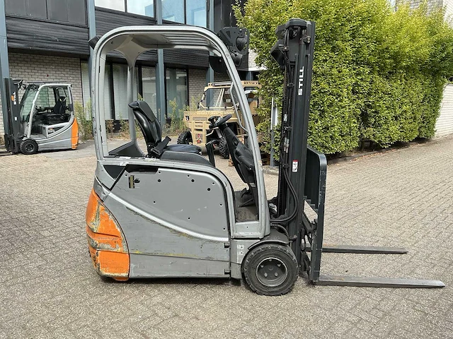 Still - rx20-18 - forklift trucks - 2014 - afbeelding 8 van  11