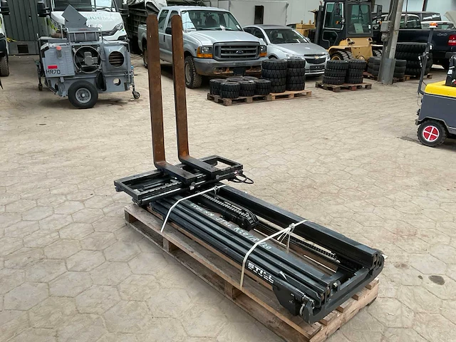 Still r20/18/20 heftruck mast met lepels - afbeelding 2 van  6
