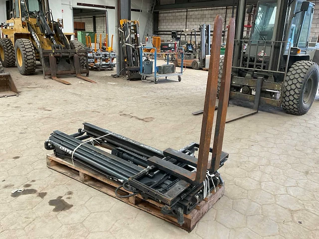 Still r20/18/20 heftruck mast met lepels - afbeelding 3 van  6