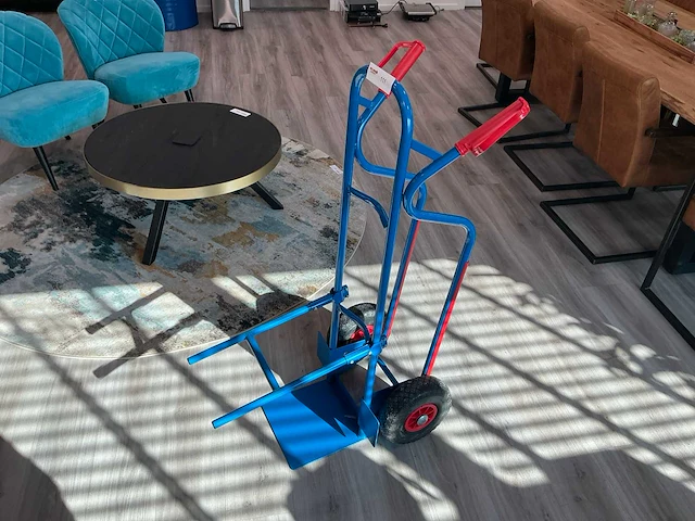 Stoelen steekwagen - afbeelding 1 van  4