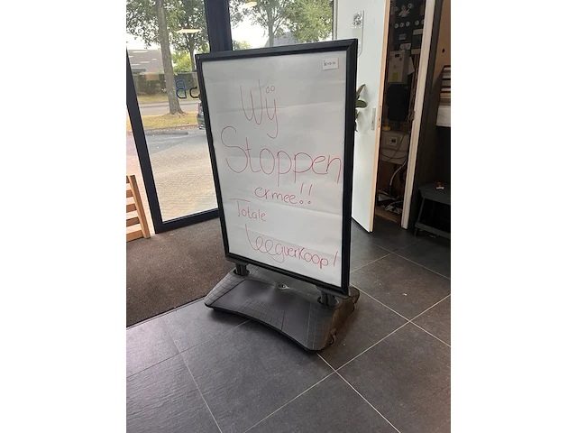 Stoepbord, gebruikt - afbeelding 1 van  3
