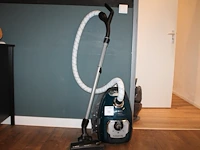 Stofzuiger bosch ingenius pro perform plus met diverse accessoires. - afbeelding 1 van  2