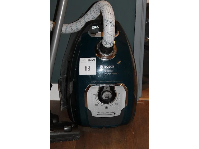 Stofzuiger bosch ingenius pro perform plus met diverse accessoires. - afbeelding 2 van  2