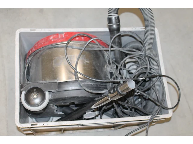 Stofzuiger nilfisk vp 930 in kunststof krat. - afbeelding 2 van  2