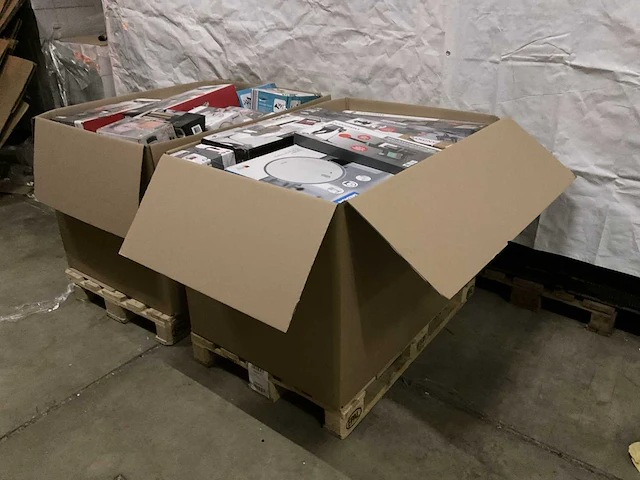 Stofzuigers massage guns pallet retourgoederen (2x) - afbeelding 5 van  5
