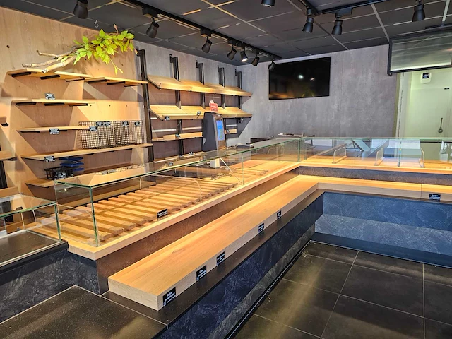 Stooff interior - 2020 - complete bakkerij winkelinrichting - afbeelding 15 van  21