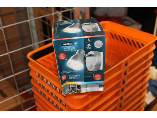 Stopcontact lamp met bewegings censor verpaking b keus 1x - afbeelding 1 van  3