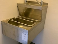 Stortbak met fontein - afbeelding 2 van  5