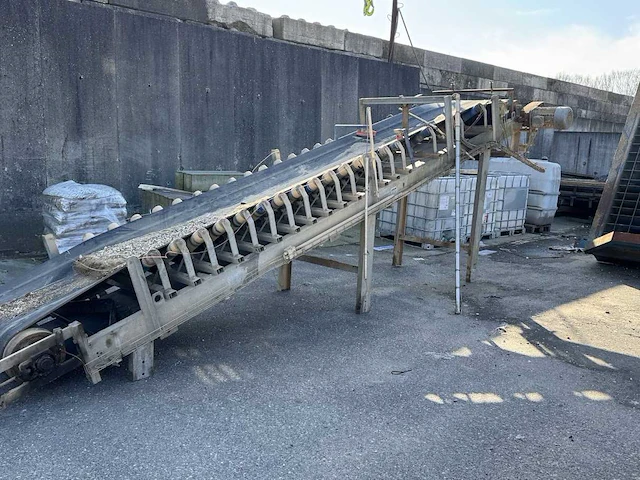 Stortbunker met transportband - afbeelding 6 van  10