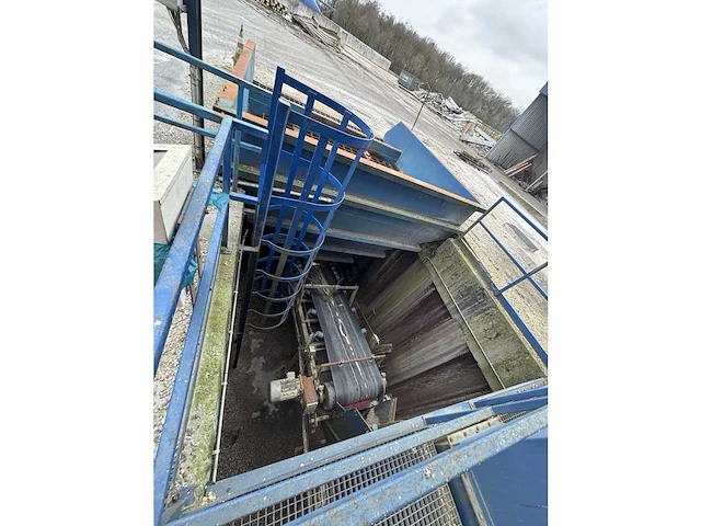 Stortbunker met transportband - afbeelding 7 van  10
