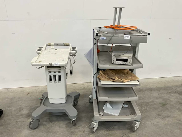 Storz stapelwagen en philips echowagen (2x) - afbeelding 1 van  9