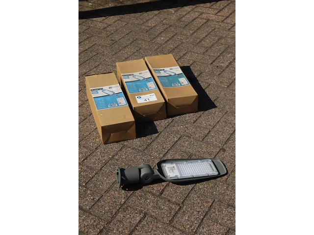 Straatlamp eversteel 66493/66481 60w 3stuks nieuw - afbeelding 1 van  1