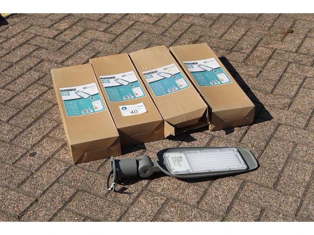 Straatlamp eversteel 66502/66500 100w 4stuks nieuw - afbeelding 1 van  1