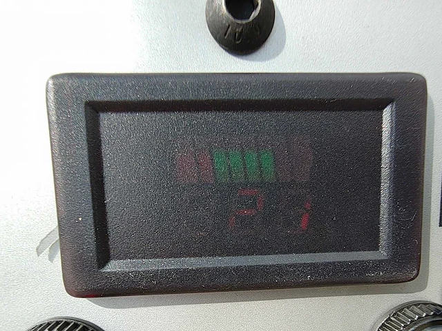 Straatveegmachine elektrisch met accu - afbeelding 14 van  15