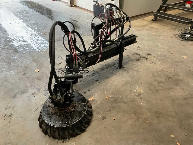 Straatveegmachine, hydraulisch aangedreven - afbeelding 1 van  7