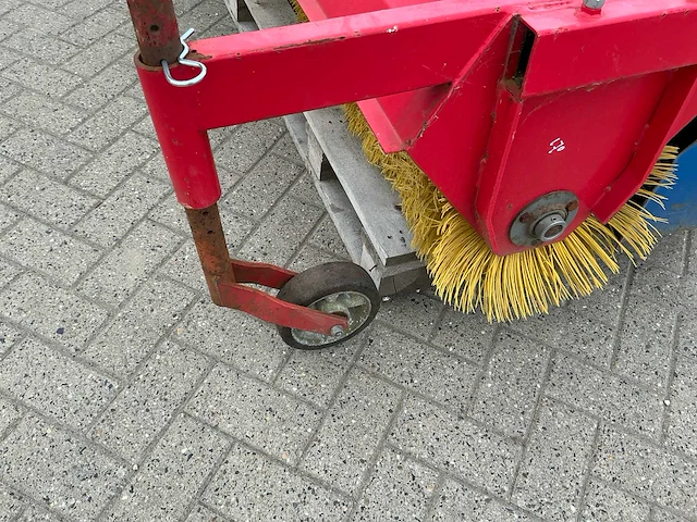 Straatveegmachine - afbeelding 3 van  12