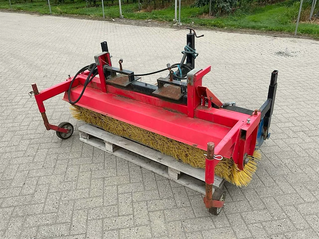 Straatveegmachine - afbeelding 1 van  12