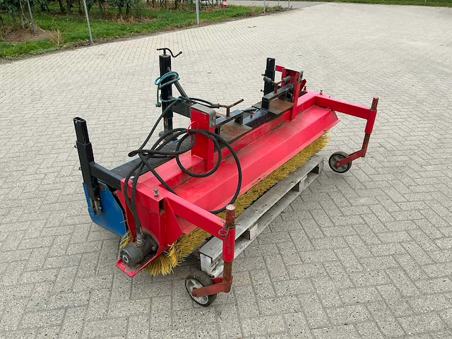 Straatveegmachine - afbeelding 5 van  12