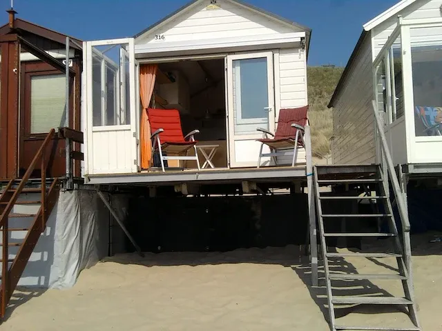 Strandhuis - afbeelding 1 van  4