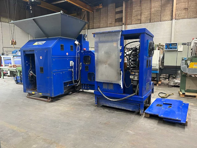 Strautman - 2016 - brikpress hp/np 240 - brikettenpers - afbeelding 1 van  7