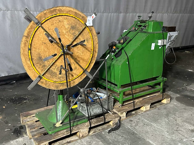 Strekmachine / decoiler - afbeelding 1 van  7