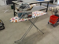 Strijkplank met stoomstrijkijzer tefal express steam (nieuw). - afbeelding 1 van  2