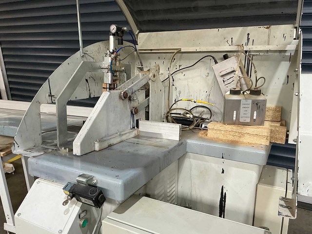Stromab - 2005 - tr 500 - afkortcirkelzaagmachine - afbeelding 20 van  21