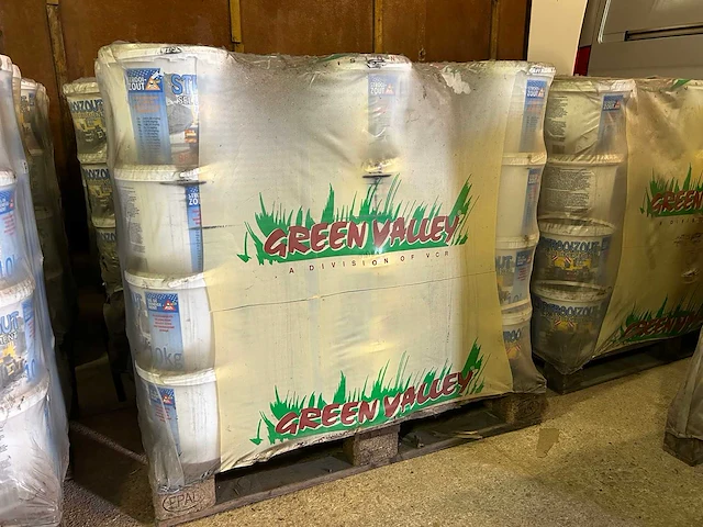 Strooizout - wegenzout 10kg. - zoutstrooier (52x) - afbeelding 1 van  6