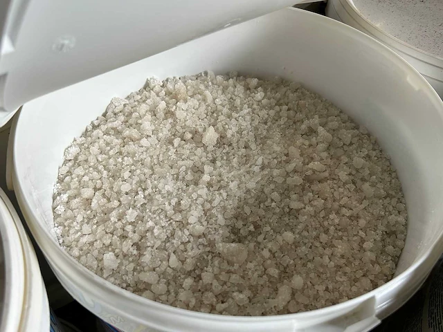 Strooizout - wegenzout 10kg. - zoutstrooier (52x) - afbeelding 4 van  4