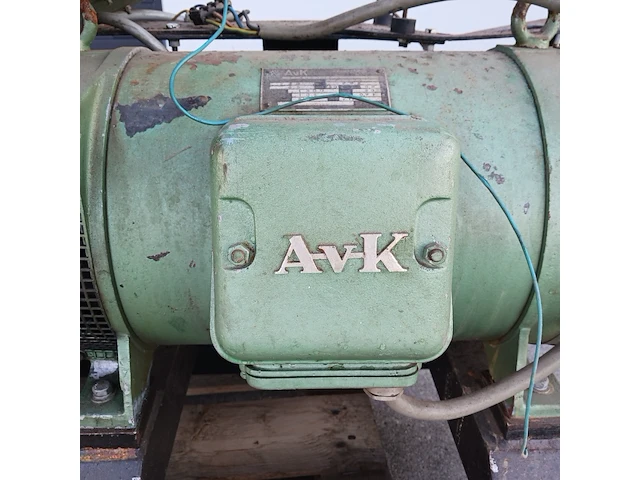Stroomaggregaat, ford, avk (van kaick) - afbeelding 11 van  23