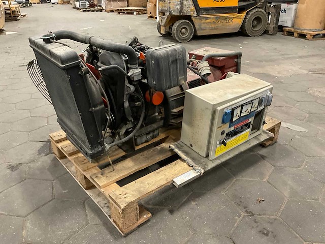 Stroomgenerator - afbeelding 1 van  6