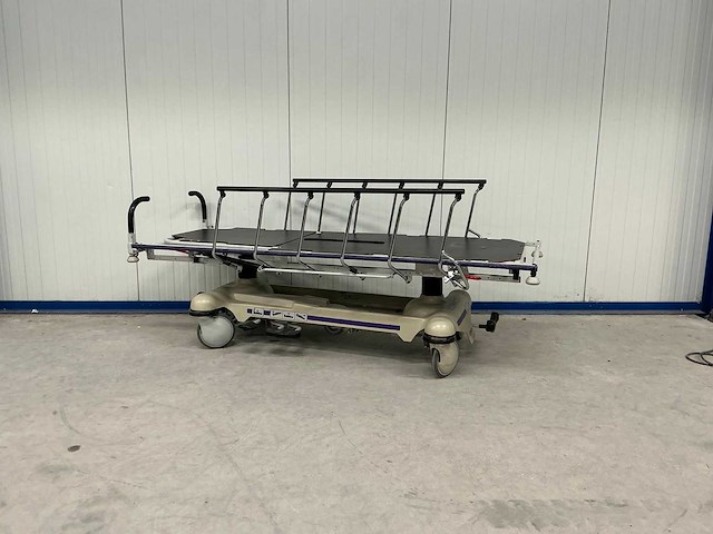 Stryker - emergency stretcher - brancard - afbeelding 1 van  3
