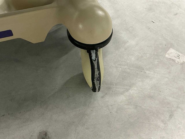 Stryker - stretcher - brancard - afbeelding 4 van  4