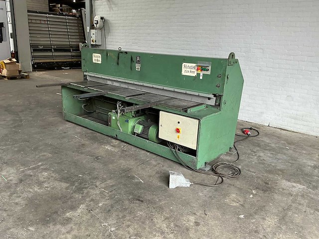 Stückmann & hillen - 4075, 2500x4mm - guillotine shears - 1980 - afbeelding 4 van  10