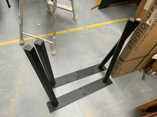 Studio henk blob eetkamertafel - afbeelding 3 van  3